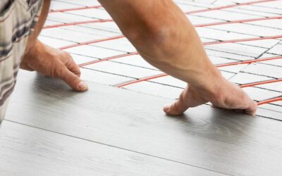 W którym kierunku układać panele podłogowe dla najlepszego efektu?