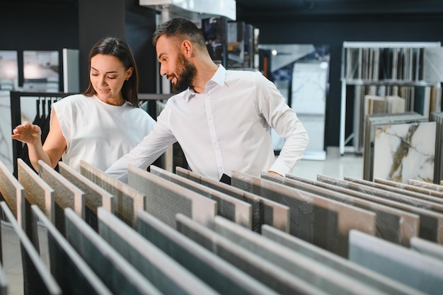 Jak kształtują się koszty położenia metra kwadratowego płytek?