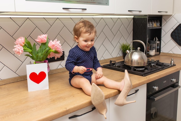 Jak wybrać kuchnię dla dwulatka, która będzie bezpieczna i rozwijająca?