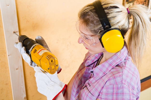 Jaki podkład wybrać pod panele na płytę OSB?