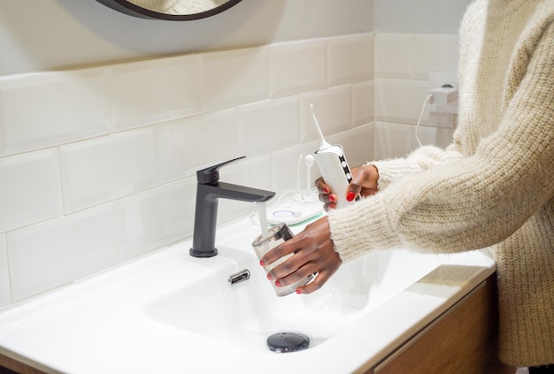 Jak skutecznie wyczyścić baterię w łazience domowymi sposobami?