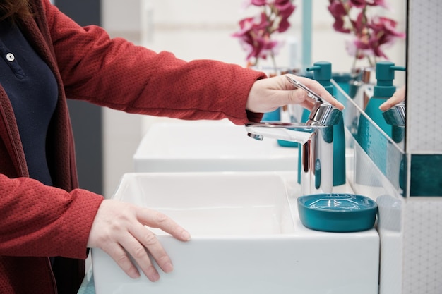 Jak wybrać baterię umywalkową dopasowaną do Twojej łazienki?