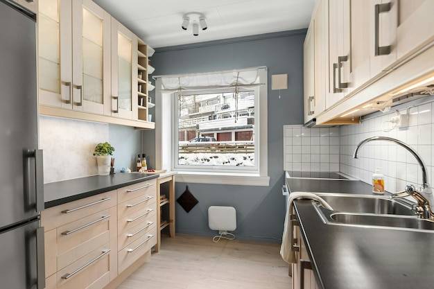 Sprytne pomysły na umeblowanie małej kuchni